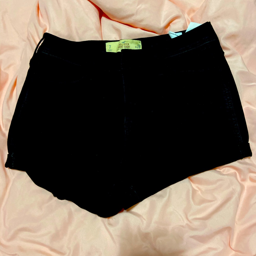 Hollister size 7